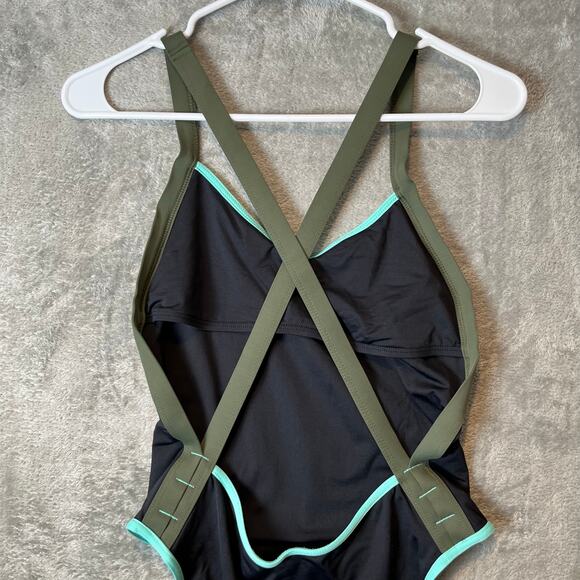 L*Space Color Block V-neck Cross-back Maniac One Piece Black Swimsuit Sz 8 - Picture 3 of 6